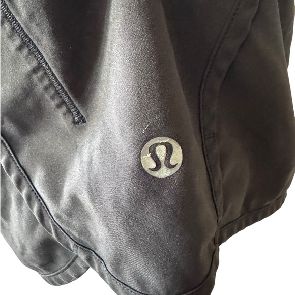 Lululemon black speed shorts size 6 - Picture 4 of 6
